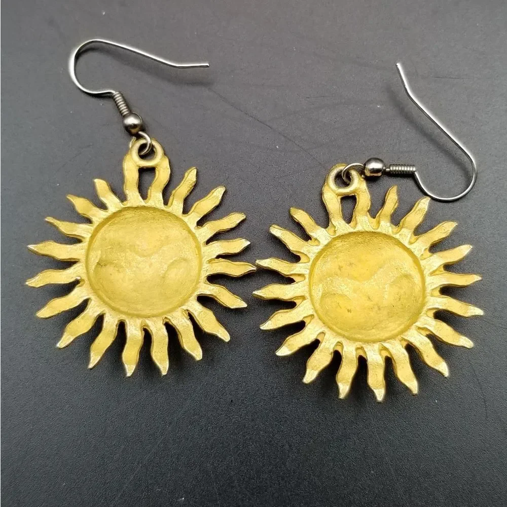 Seasons of summer ray earrings. E0115